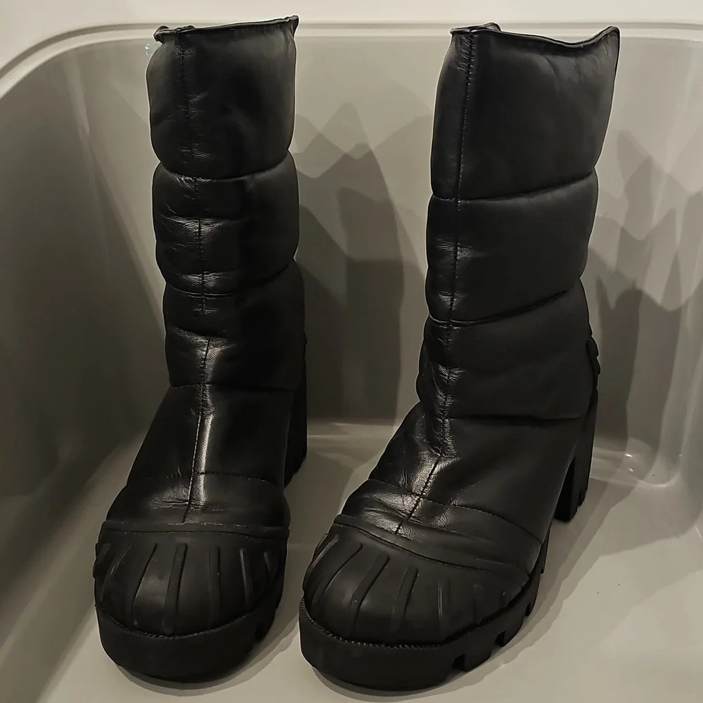 SCHUTZ Black Winter Boots